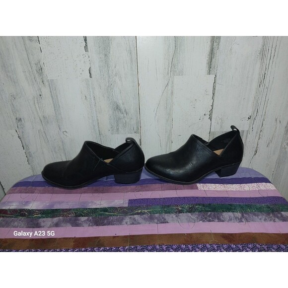Torrid V Cut Black Ankle Booties Size 8W Faux Leather - Picture 6 of 10